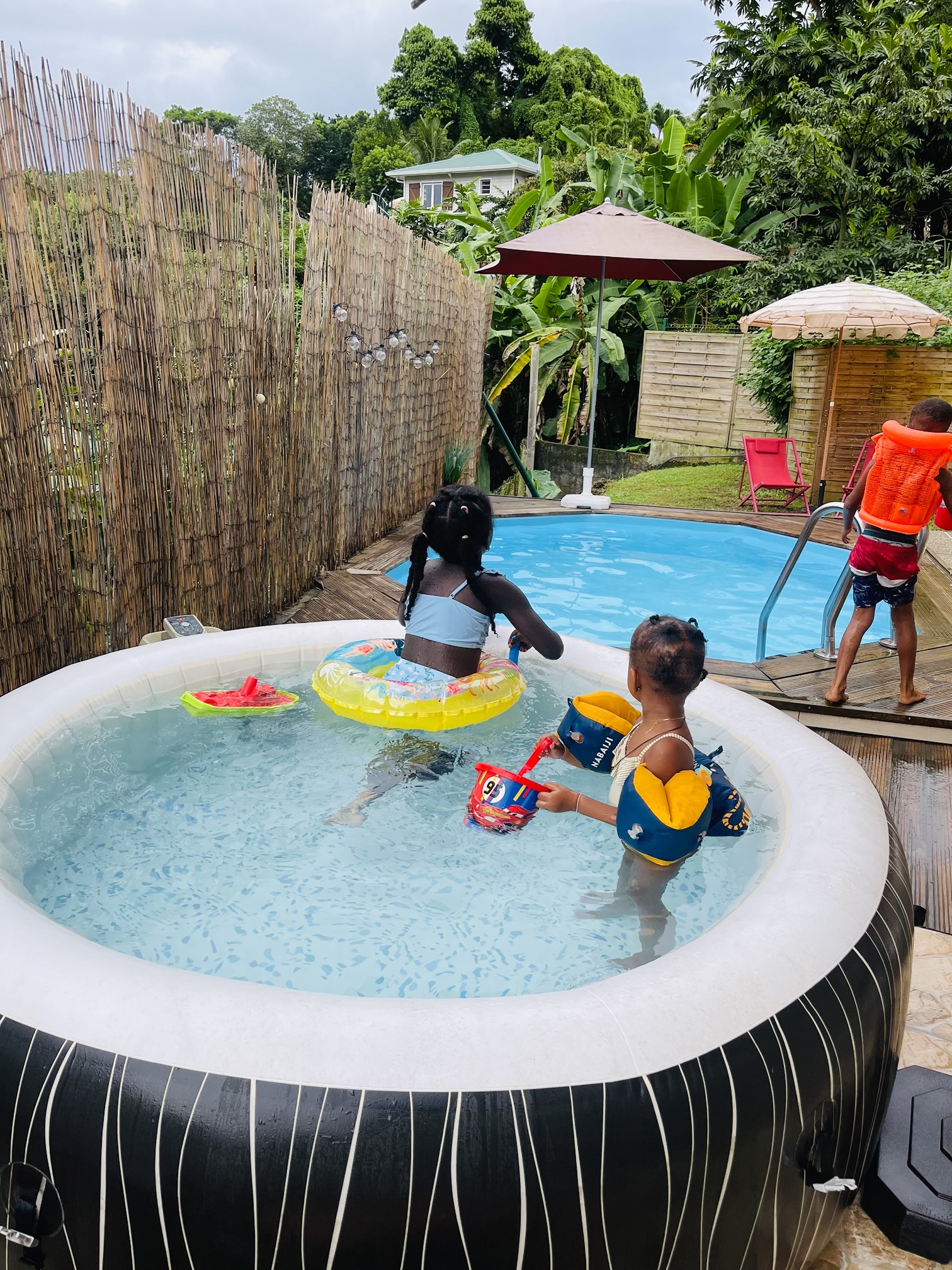 RED PALMER Parasols de madinina - gros morne - location saisonnière au gros morne -